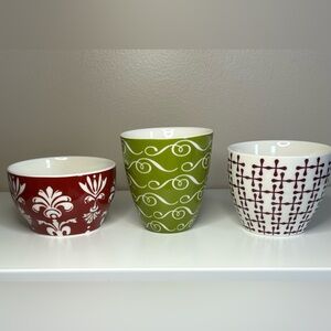 Starbucks 3 piece 2010 set of nesting mugs